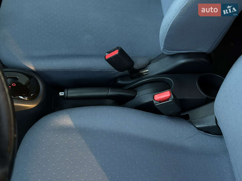 Хетчбек Peugeot iOn 2017 в Луцьку