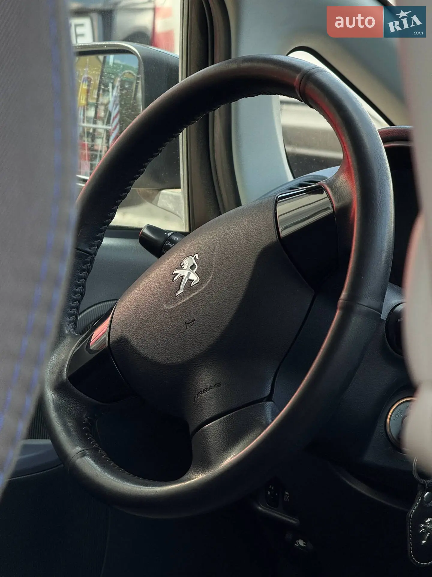 2012 Peugeot iOn - мініатюра 11