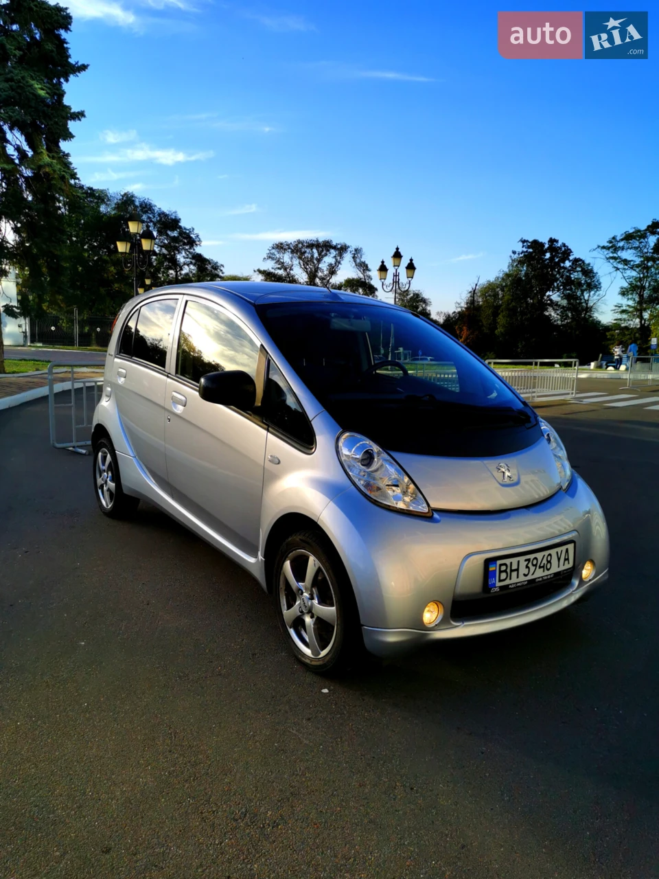2015 Peugeot iOn - мініатюра 15