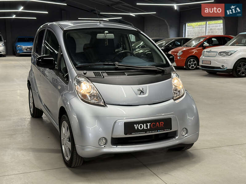 Хетчбек Peugeot iOn 2011 в Володимирі