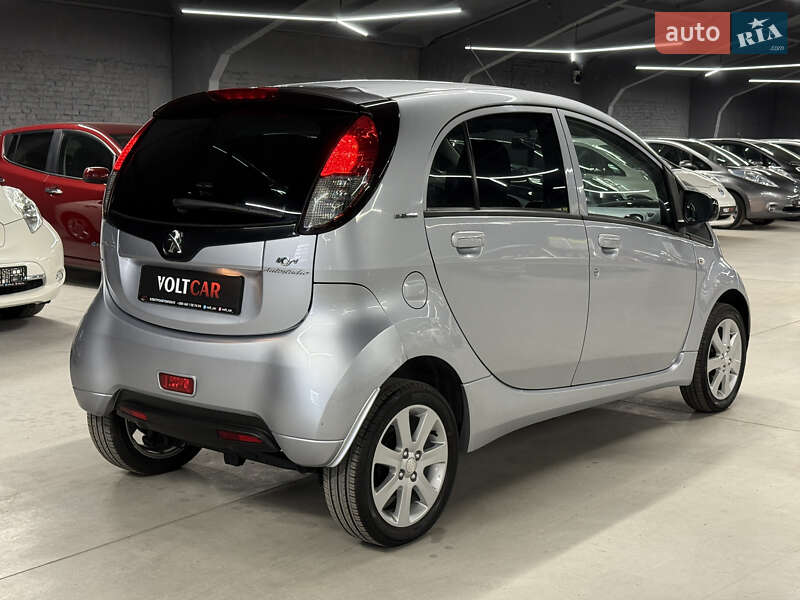 Хетчбек Peugeot iOn 2011 в Володимирі