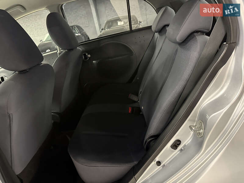 Хетчбек Peugeot iOn 2011 в Володимирі