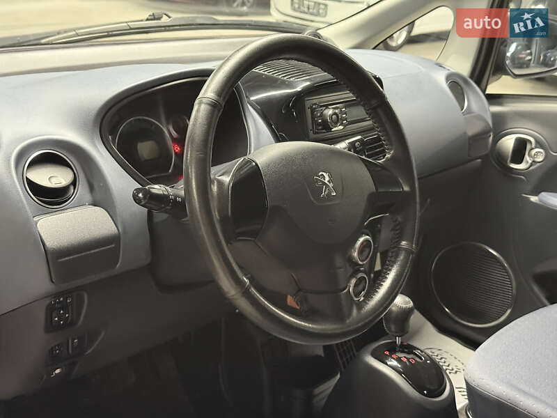 Хетчбек Peugeot iOn 2011 в Володимирі