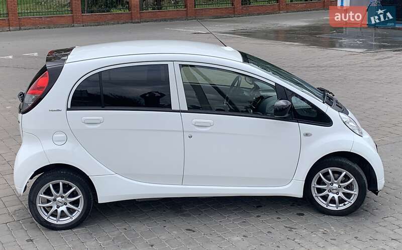 Хэтчбек Peugeot iOn 2014 в Луцке фото 21 Хэтчбек Peugeot iOn 2014 в Луцке