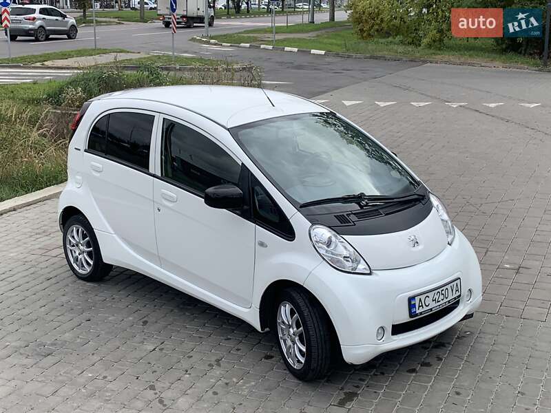 Хэтчбек Peugeot iOn 2014 в Луцке фото 22 Хэтчбек Peugeot iOn 2014 в Луцке