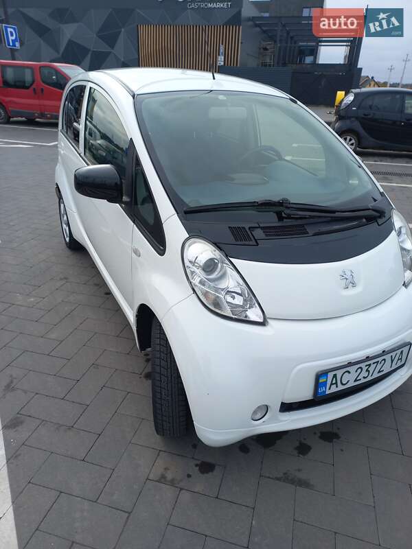 Хэтчбек Peugeot iOn 2011 в Луцке фото 2 Хэтчбек Peugeot iOn 2011 в Луцке