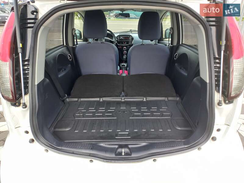 Хэтчбек Peugeot iOn 2011 в Луцке фото 17 Хэтчбек Peugeot iOn 2011 в Луцке