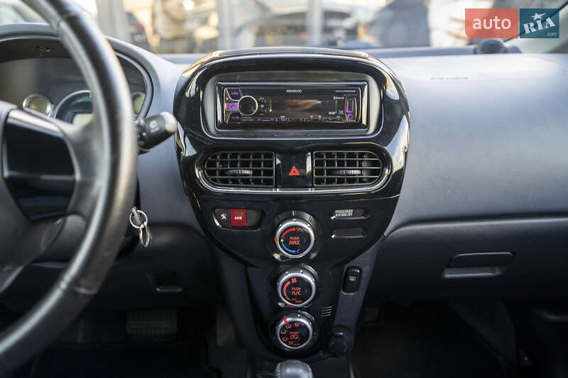 Хэтчбек Peugeot iOn 2017 в Киеве фото 21 Хэтчбек Peugeot iOn 2017 в Киеве