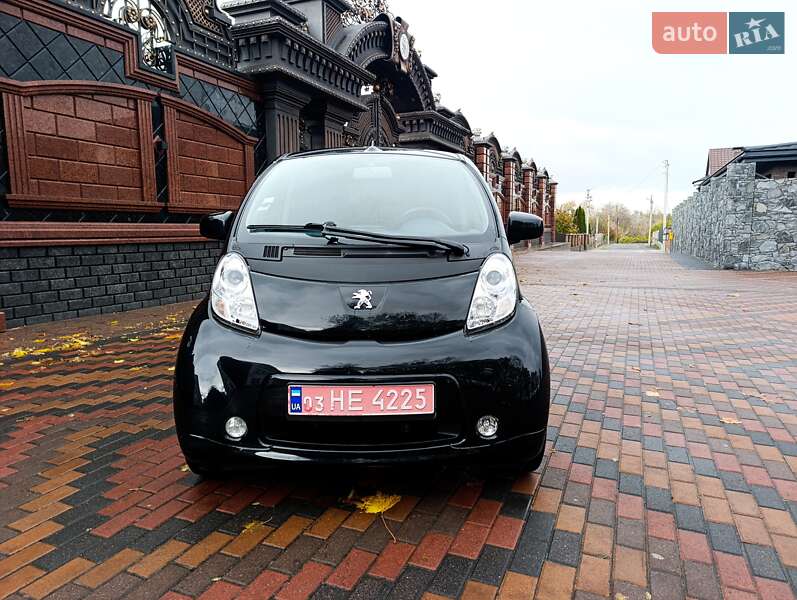 Хетчбек Peugeot iOn 2012 в Звягелі