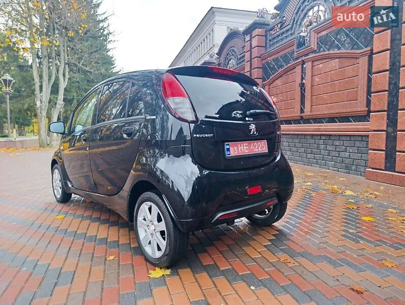 Хетчбек Peugeot iOn 2012 в Звягелі