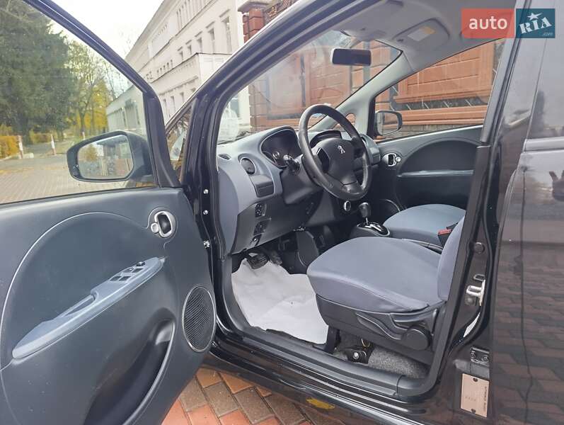 Хетчбек Peugeot iOn 2012 в Звягелі