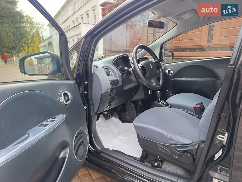 Хетчбек Peugeot iOn 2012 в Звягелі