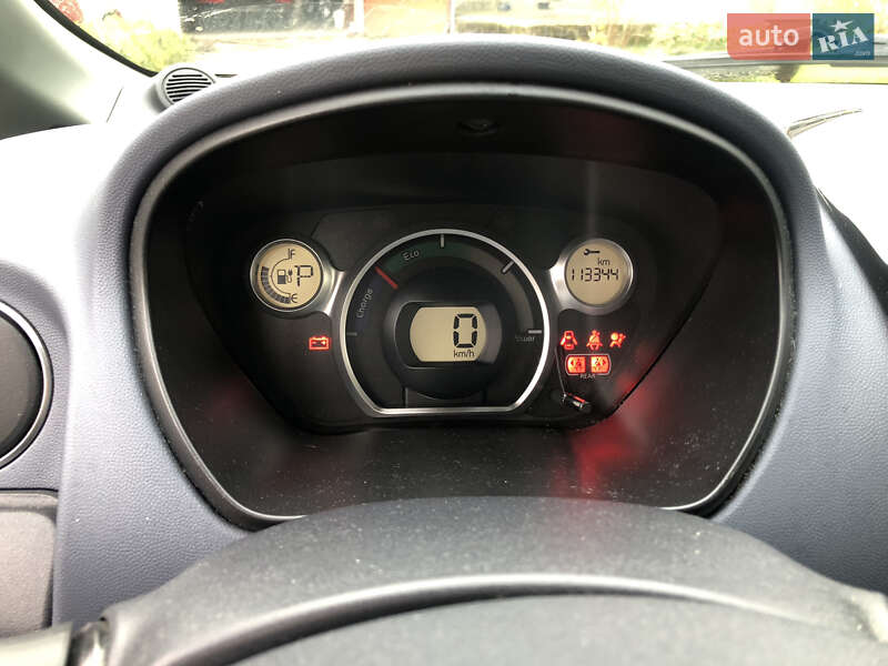 Хэтчбек Peugeot iOn 2014 в Львове