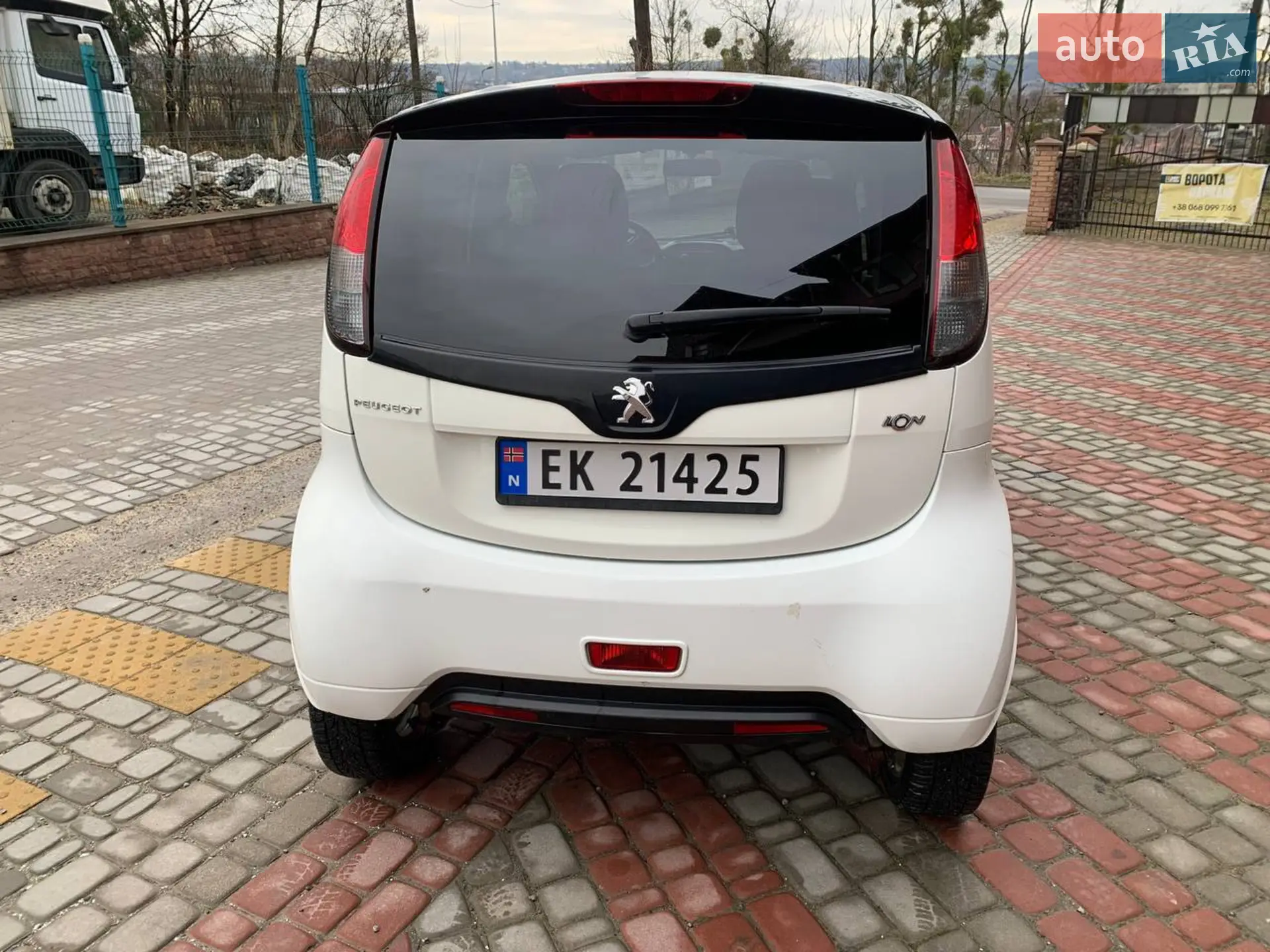 2013 Peugeot iOn - мініатюра 6