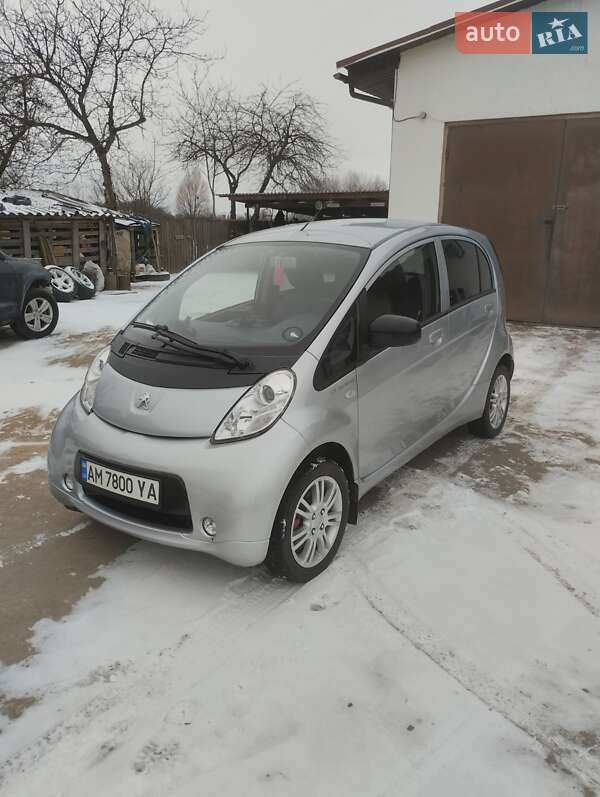 Хетчбек Peugeot iOn 2011 в Житомирі фото 3 Хетчбек Peugeot iOn 2011 в Житомирі