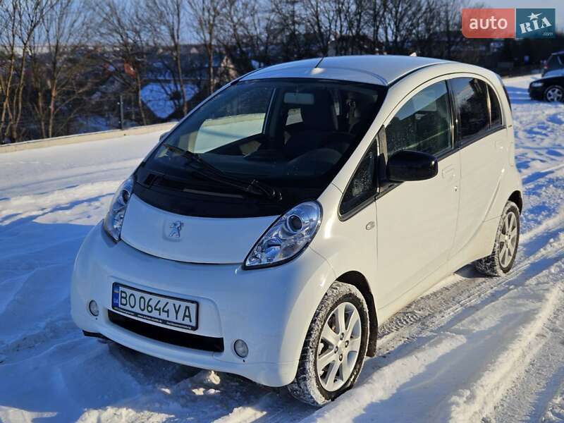 Хэтчбек Peugeot iOn 2011 в Тернополе фото Хэтчбек Peugeot iOn 2011 в Тернополе