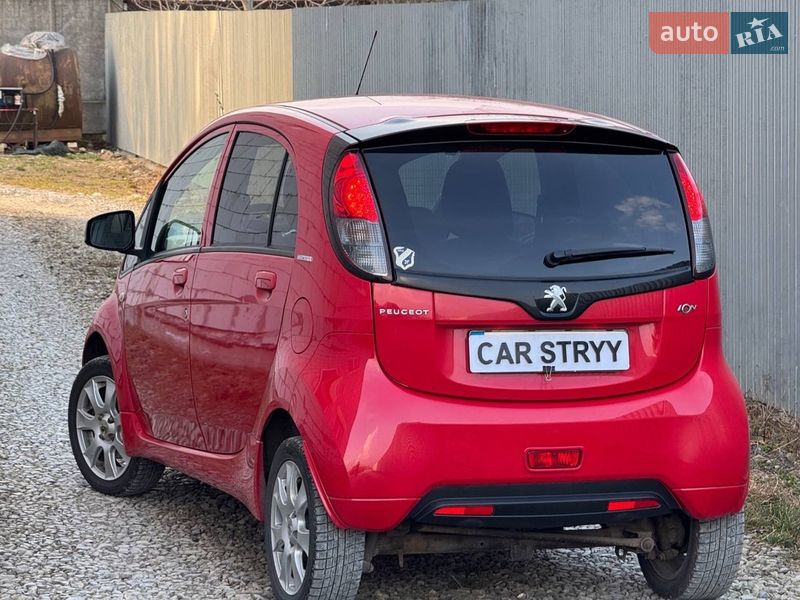 Хэтчбек Peugeot iOn 2011 в Стрые