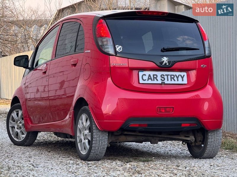 Хэтчбек Peugeot iOn 2011 в Стрые