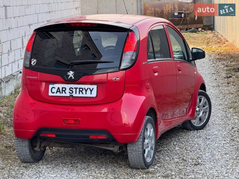 Хэтчбек Peugeot iOn 2011 в Стрые