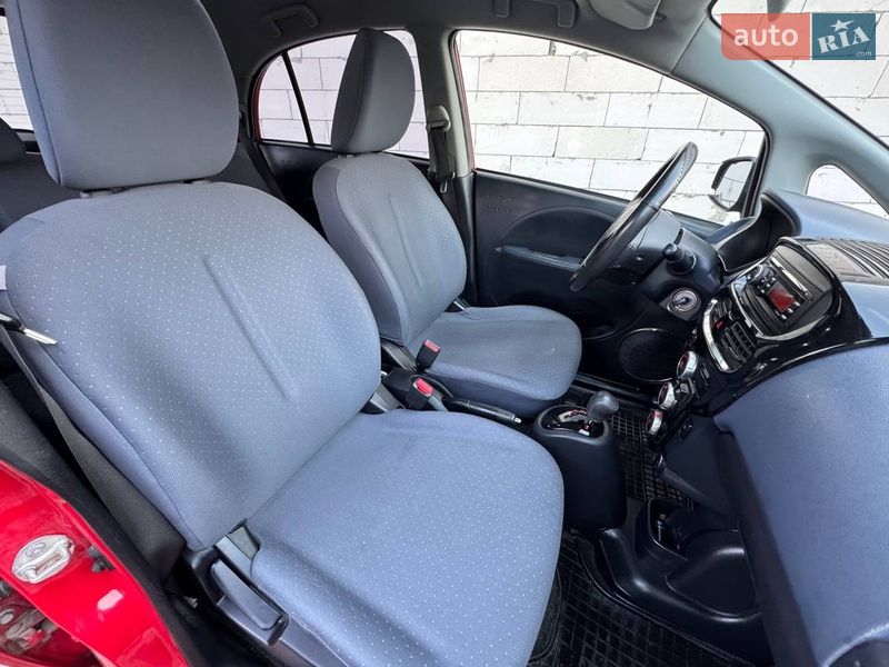 Хэтчбек Peugeot iOn 2011 в Стрые