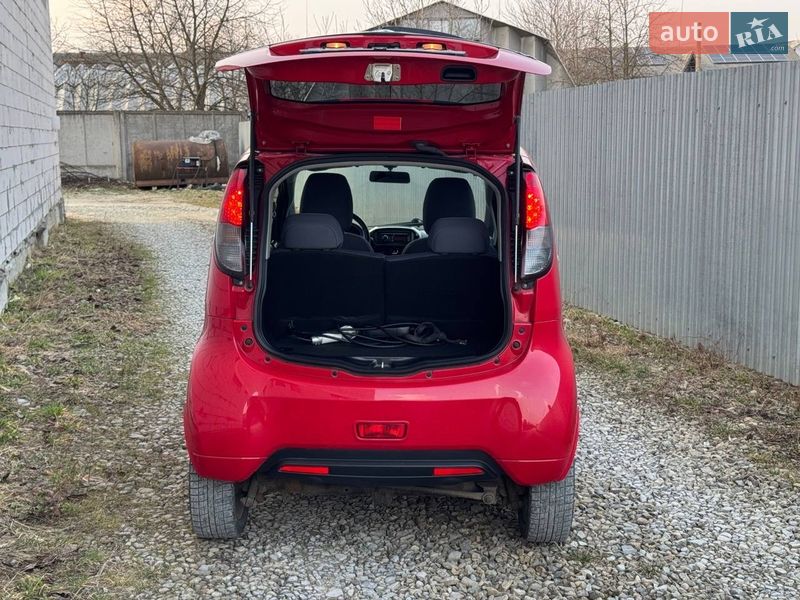 Хэтчбек Peugeot iOn 2011 в Стрые