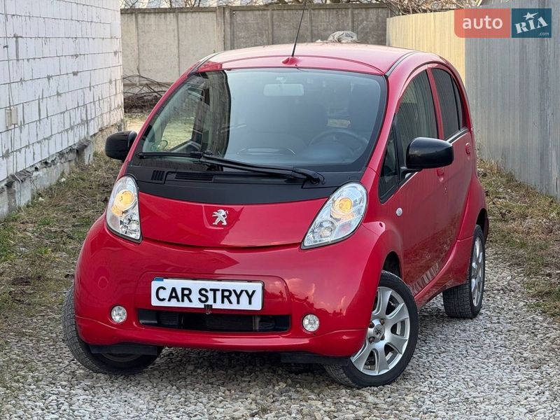 Хэтчбек Peugeot iOn 2011 в Стрые