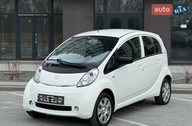 Хэтчбек Peugeot iOn 2014 в Городке