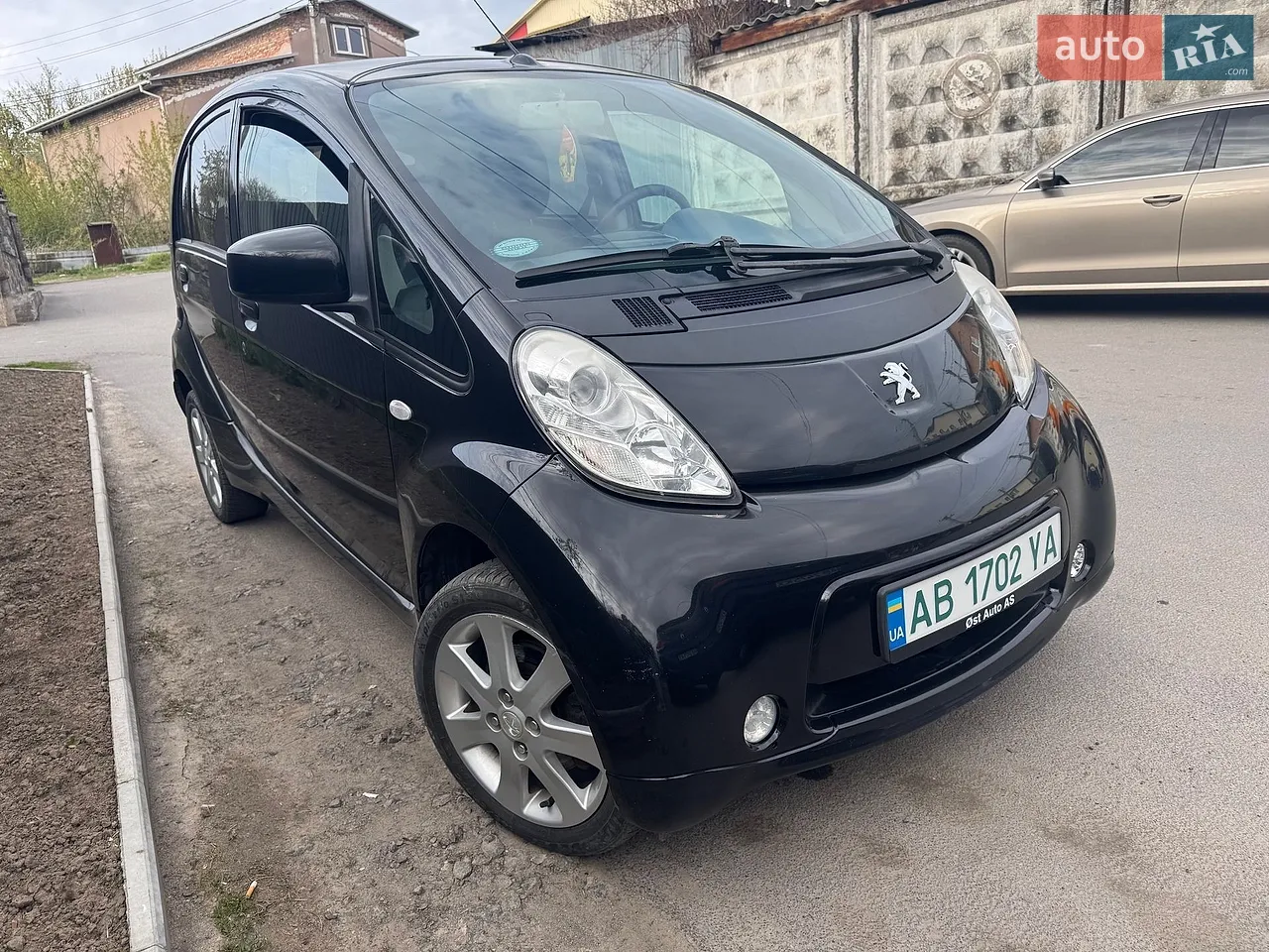 2012 Peugeot iOn - мініатюра 11
