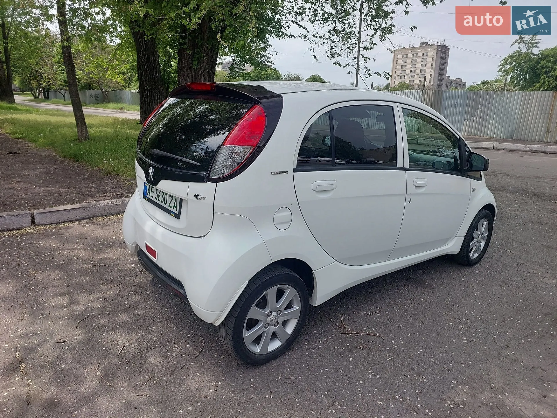 2012 Peugeot iOn - мініатюра 4