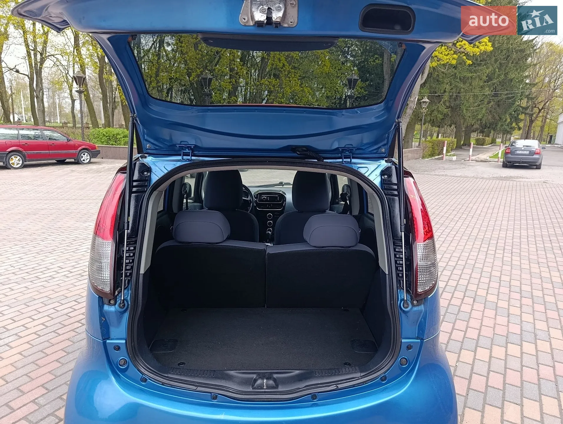 2011 Peugeot iOn - мініатюра 17