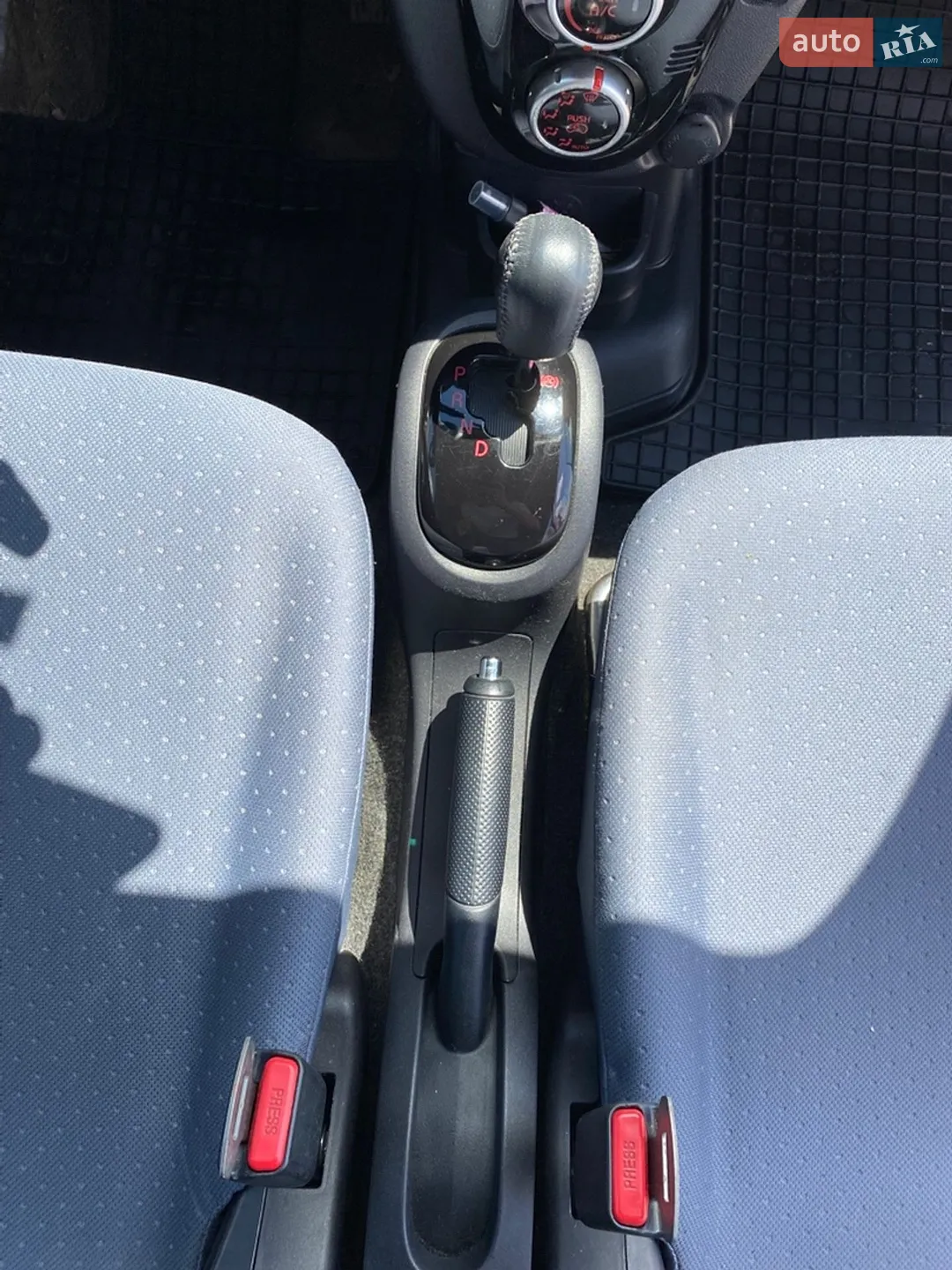 2015 Peugeot iOn - мініатюра 22