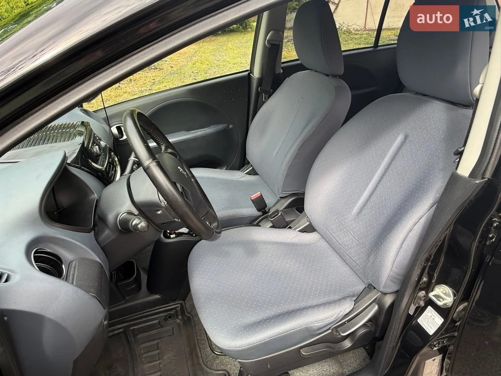 2015 Peugeot iOn - мініатюра 18