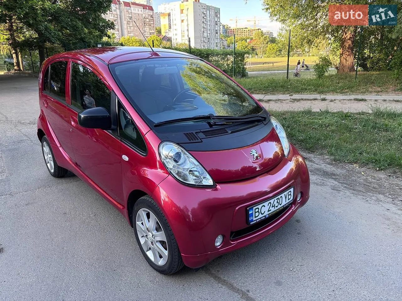 2015 Peugeot iOn - мініатюра 16