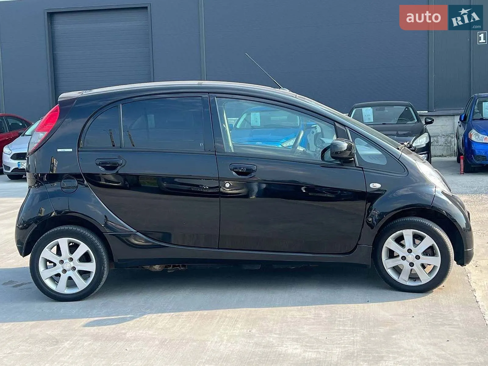 2011 Peugeot iOn - мініатюра 10