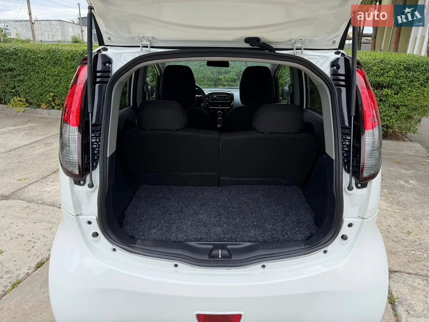 2019 Peugeot iOn - мініатюра 31
