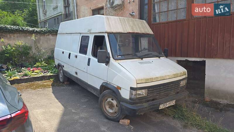 Peugeot J5 1990