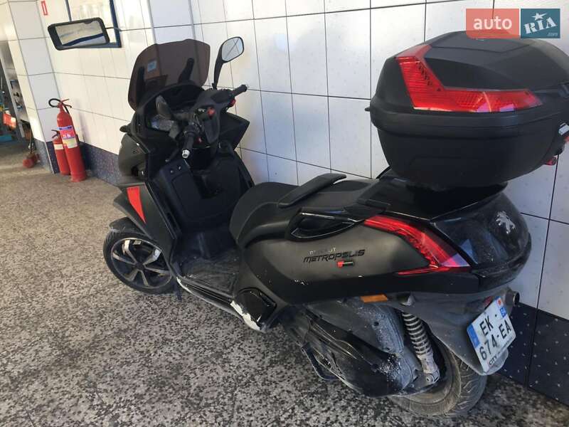 Макси-скутер Peugeot Metropolis 2017 в Львове