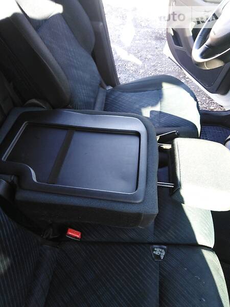 Вантажопасажирський фургон Peugeot Partner 2012 в Дніпрі