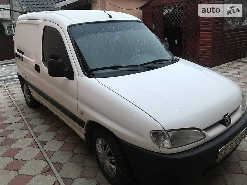 Грузопассажирский фургон Peugeot Partner 2000 в Черновцах