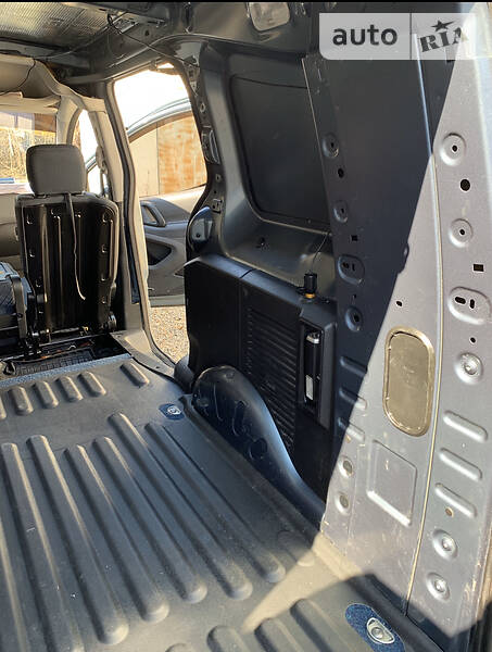 Вантажопасажирський фургон Peugeot Partner 2012 в Хмельницькому фото 6 Вантажопасажирський фургон Peugeot Partner 2012 в Хмельницькому