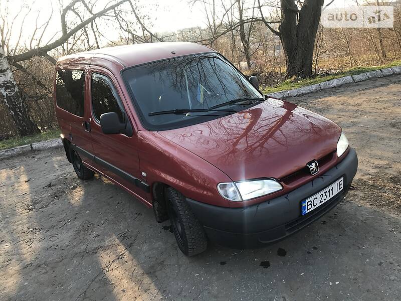 Грузопассажирский фургон Peugeot Partner 2001 в Золочеве