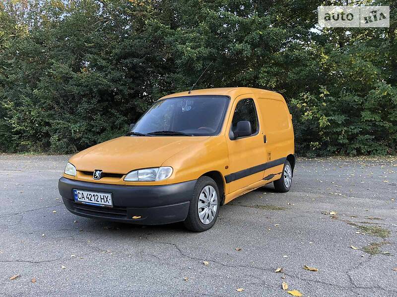 Вантажопасажирський фургон Peugeot Partner 1999 в Корсунь-Шевченківському