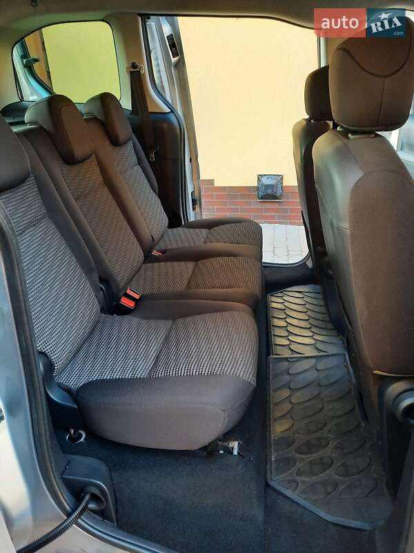 Мінівен Peugeot Partner 2011 в Чернівцях фото 11 Мінівен Peugeot Partner 2011 в Чернівцях