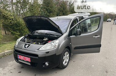 Минивэн Peugeot Partner 2011 в 