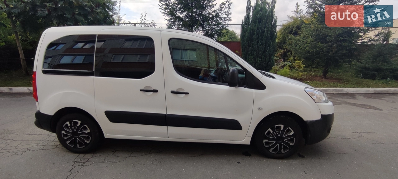 2010 Peugeot Partner - мініатюра 12