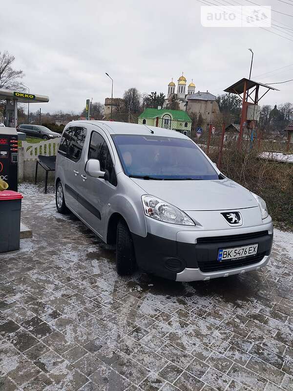 Пикап Peugeot Partner 2009 в Остроге