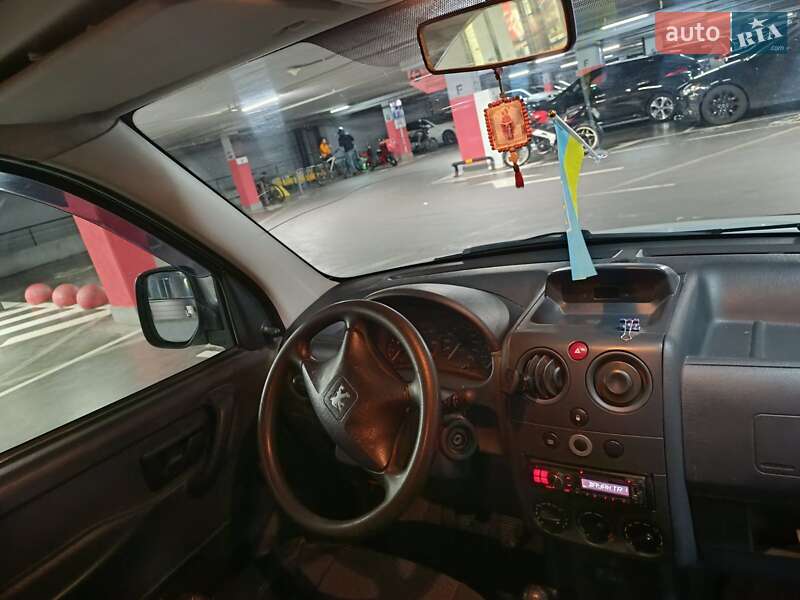 Мінівен Peugeot Partner 2003 в Львові