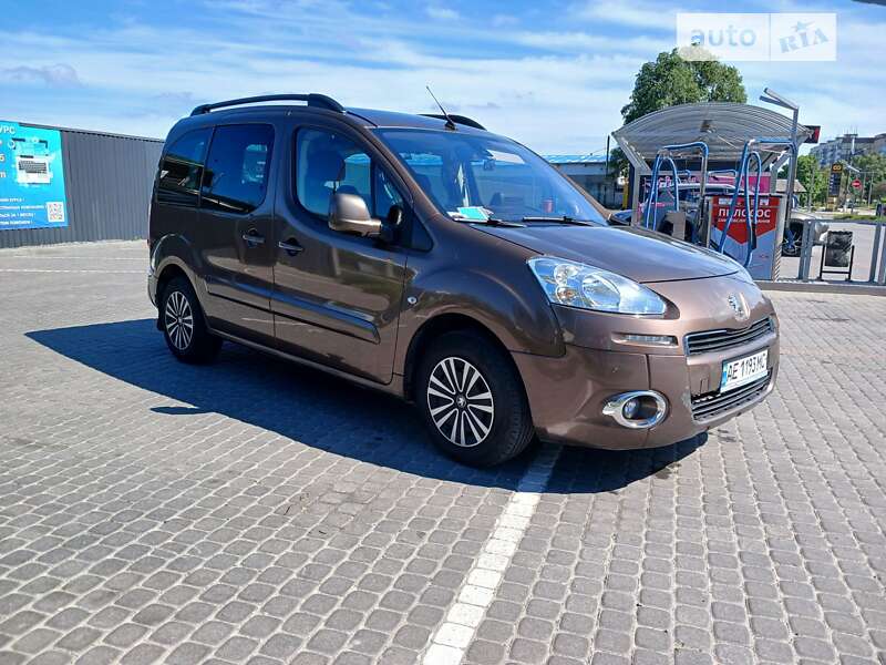 Мінівен Peugeot Partner 2014 в Дніпрі