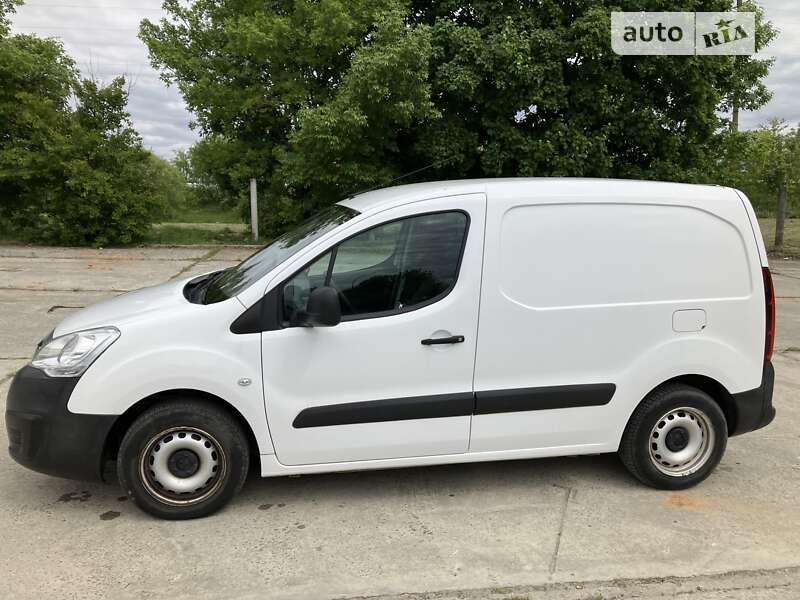 Вантажний фургон Peugeot Partner 2017 в Нетішині