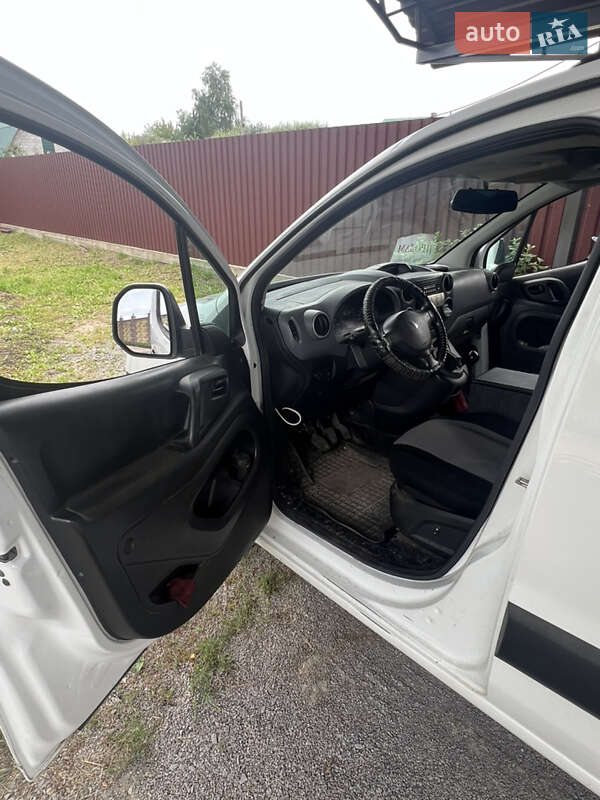 Минивэн Peugeot Partner 2010 в Звягеле